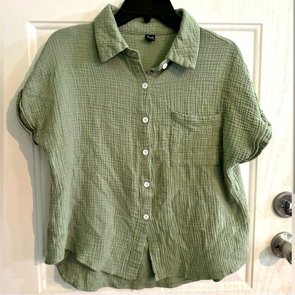 SHEIN Green Button-Up Top